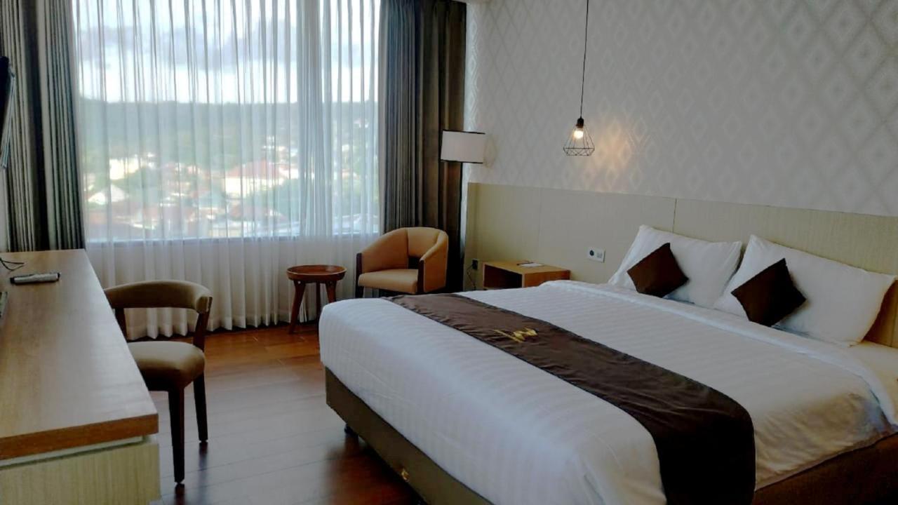 Zenith Premiere Hotel Baubau Exterior photo